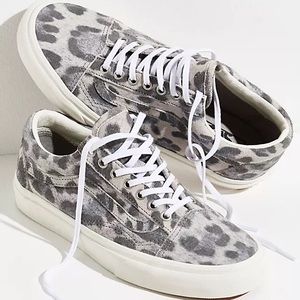 Vans Old Skool Leopard Sneakers Size 9